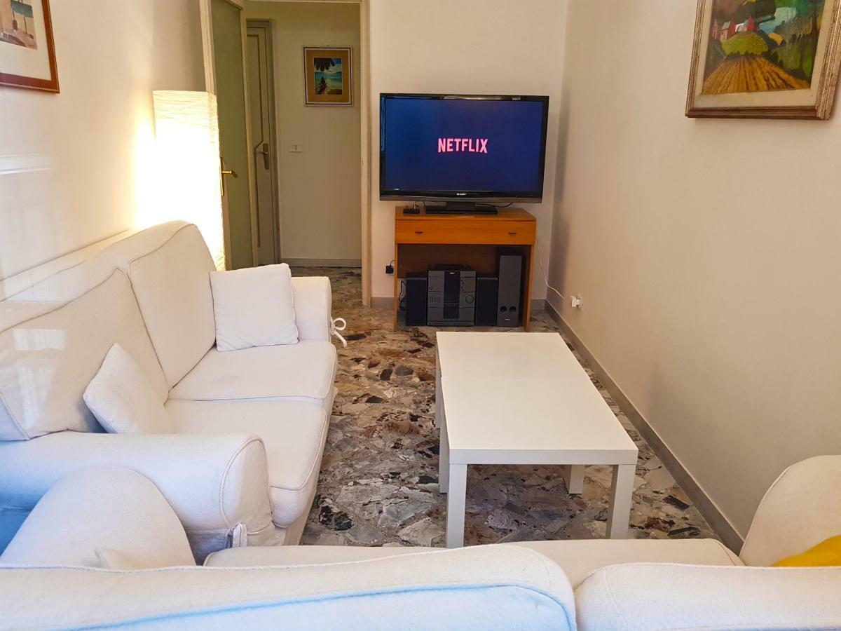 Bari Grand Central Apartment ภายนอก รูปภาพ